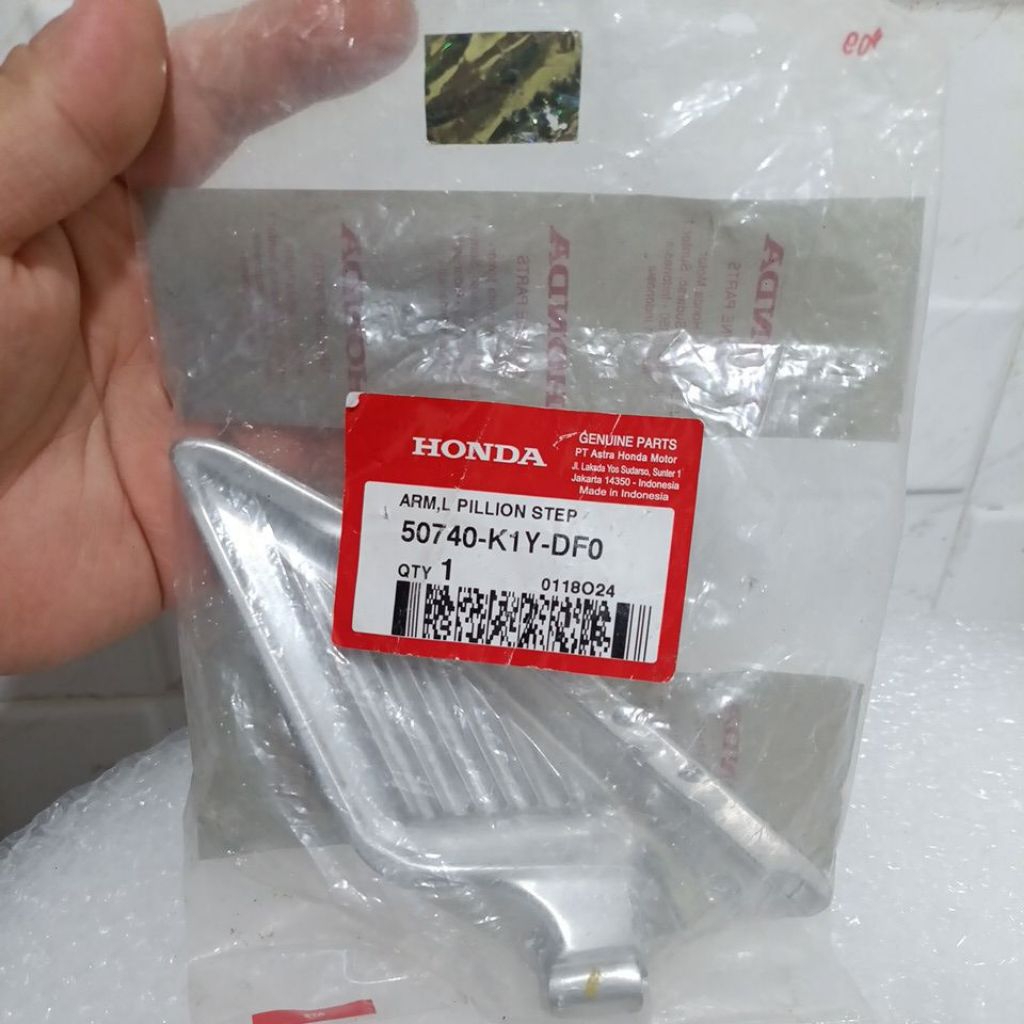 50740 K1Y DF0 ARM, L PILLION STEP PCX 160 2025 ROADSYNC original IRON FOOTSTEP ซ้ายเท่านั้น