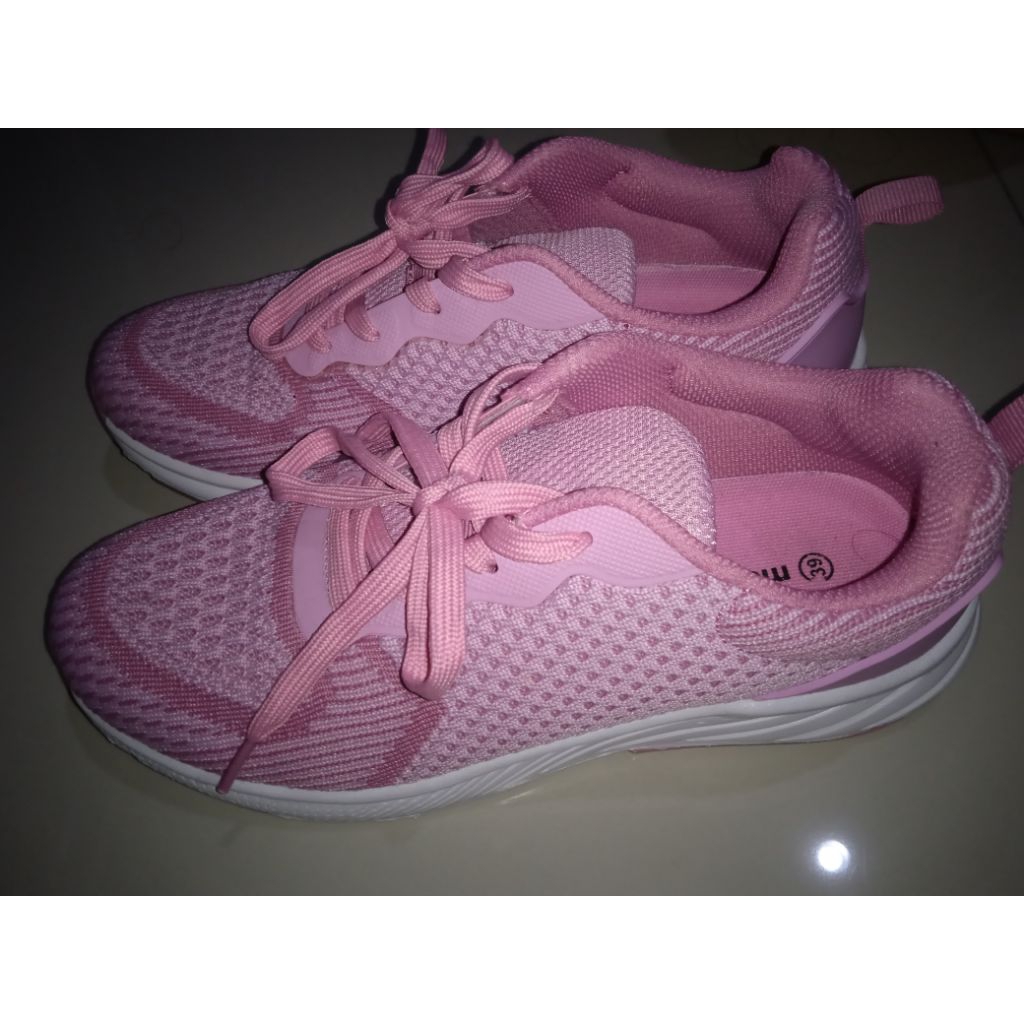 รองเท้า Pink Max Pr3Lov3d ไซส์ 39