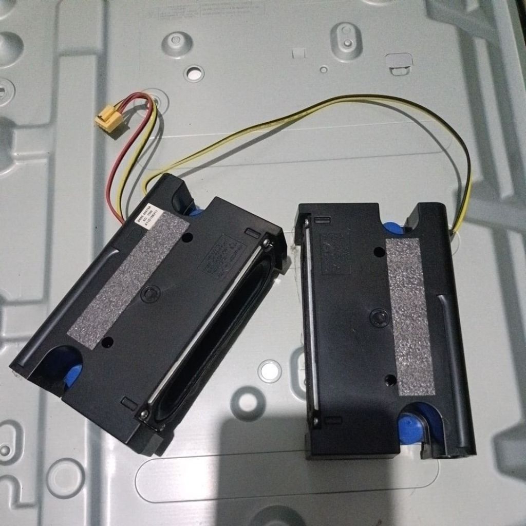 ลําโพงทีวี led samsung 32T4500AK 32t4500 ดั้งเดิม