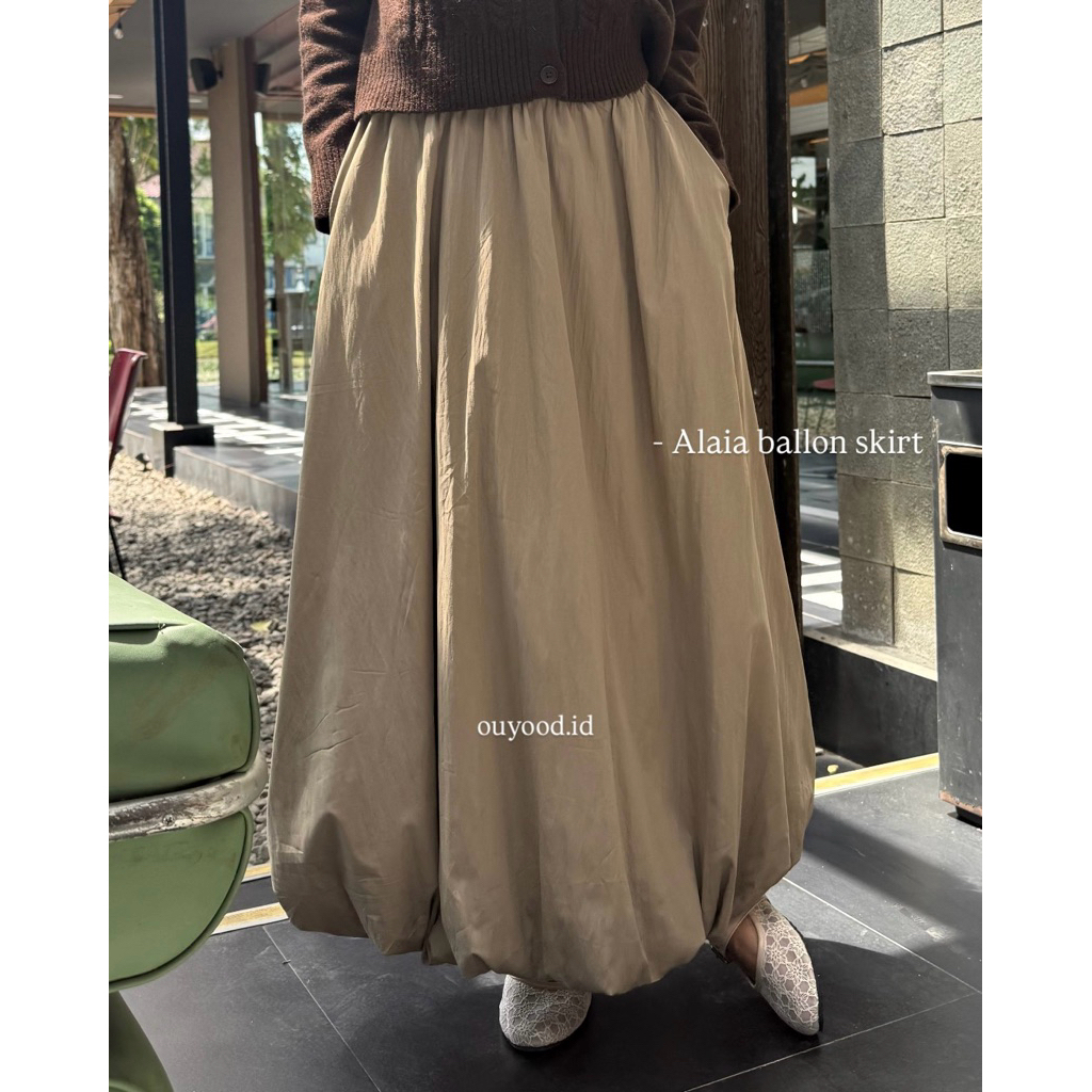 Ouyood.id - กระโปรงบอลลูน Alaia