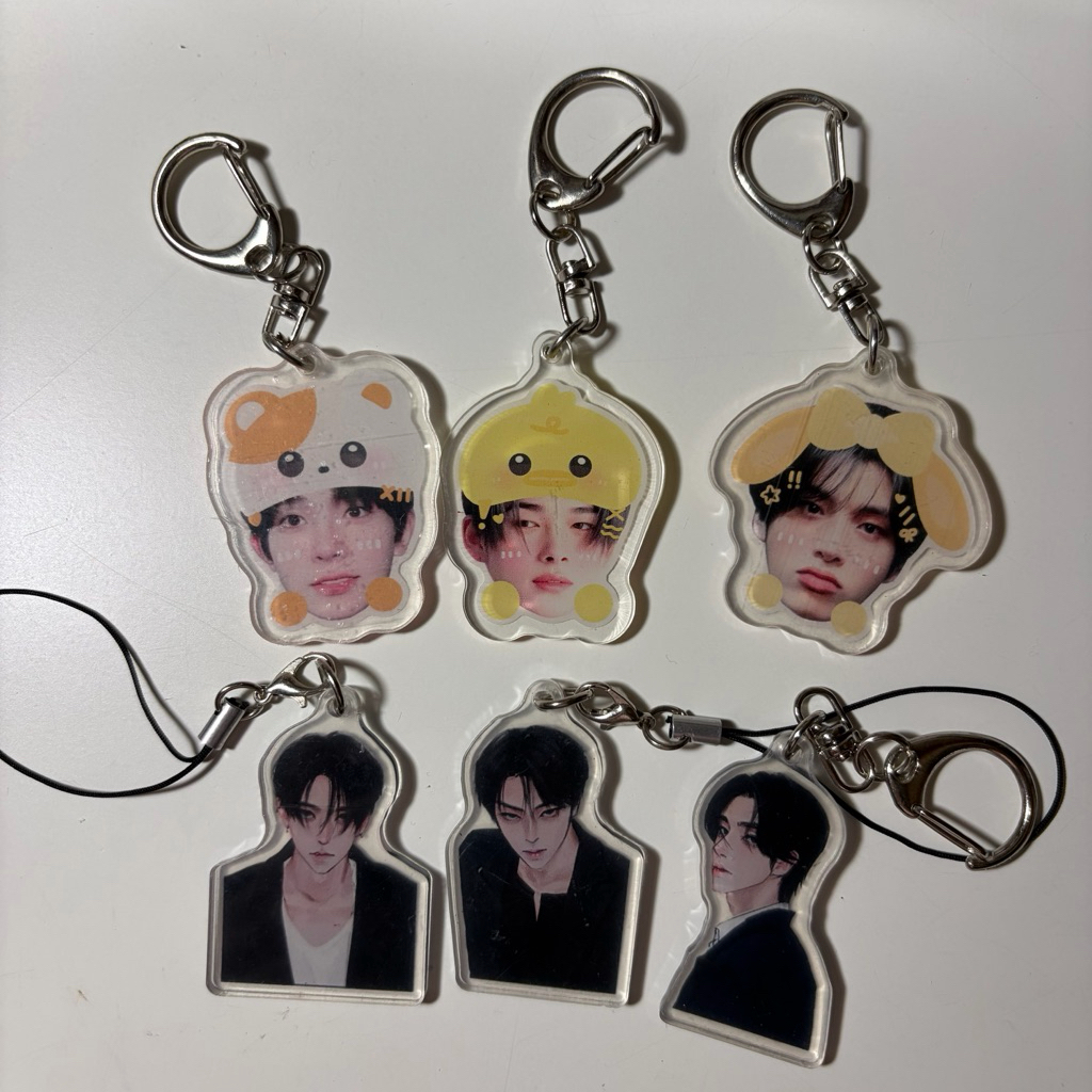 [หุ้นล่าสุด] เสน่ห์โทรศัพท์และพวงกุญแจ Enhypen