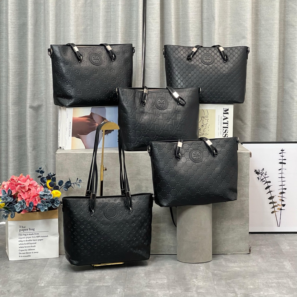 BLACK MIX EMBOSED TRY TOTE Code: B222
