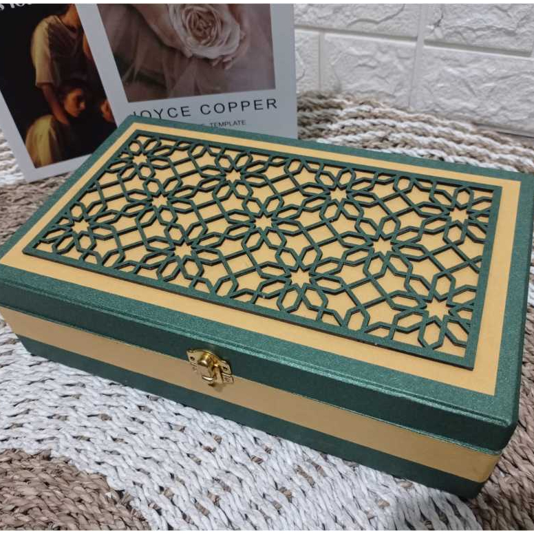 CARVED HAMPERS BOX // DRY CAKE HAMPERS BOX // PREMIUM HAMPERS BOX