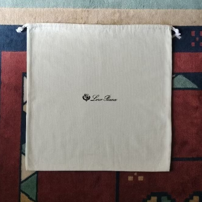 Preloved- ถุงเก็บฝุ่น Loro Piana UK. 35x35