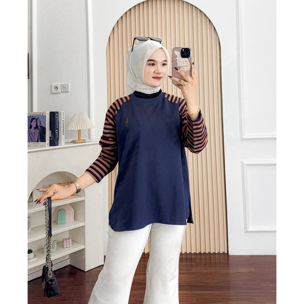 BLOUSE 1982*********