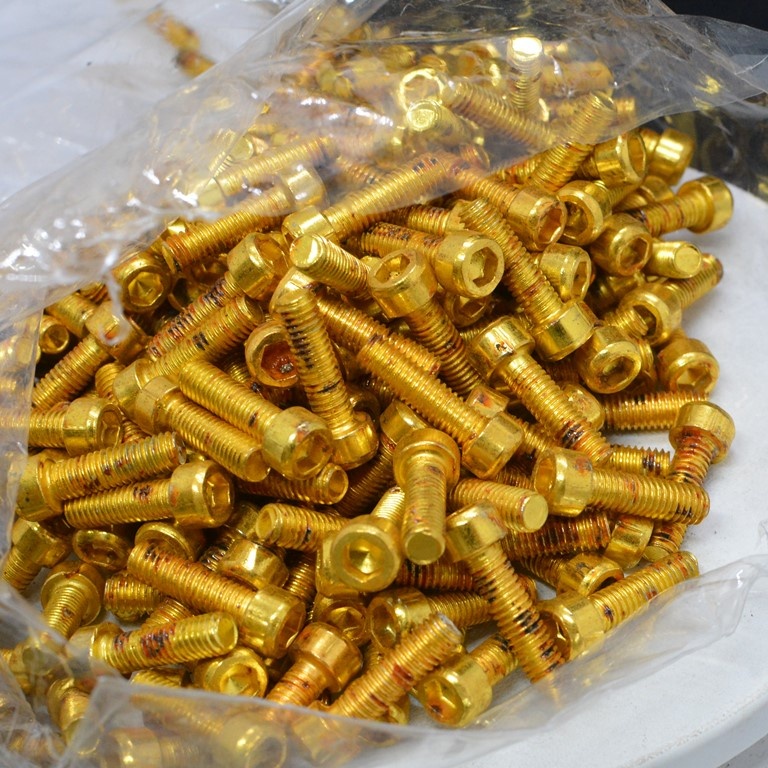 35E Yellow Gold Thailand L Bolt 2.5cm 2.5cm Sharky