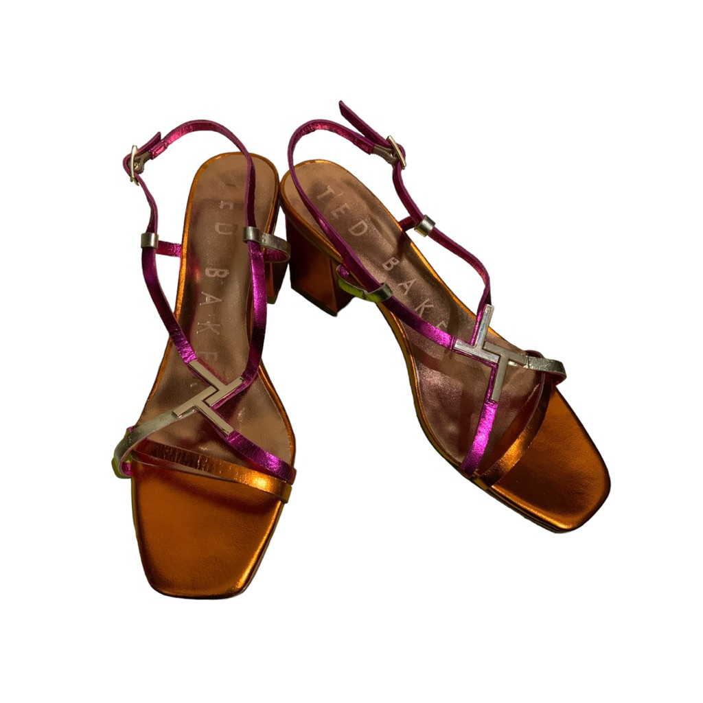 TED BAKER Joleea รองเท้าแตะส้น T-Strap สีชมพูเข้ม