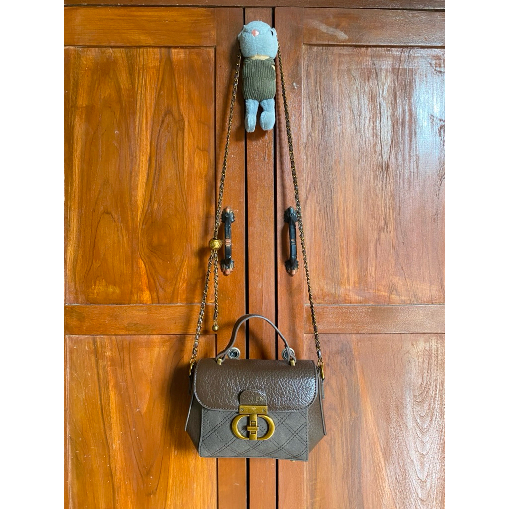 PL Yichen สีน้ําตาลเข้ม