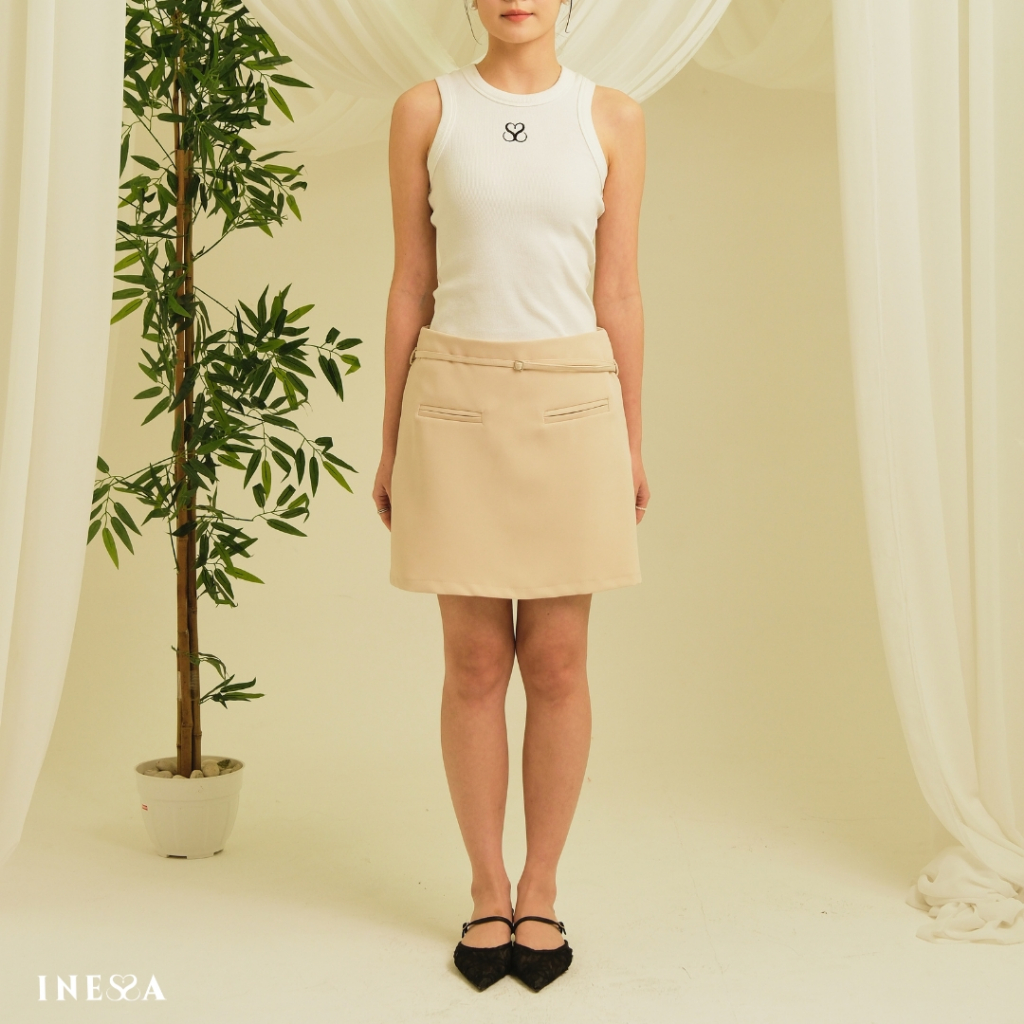 INESSA - กระโปรง Yenna | กระโปรงมินิเรียบหรู | กระโปรงสั้นผู้หญิง