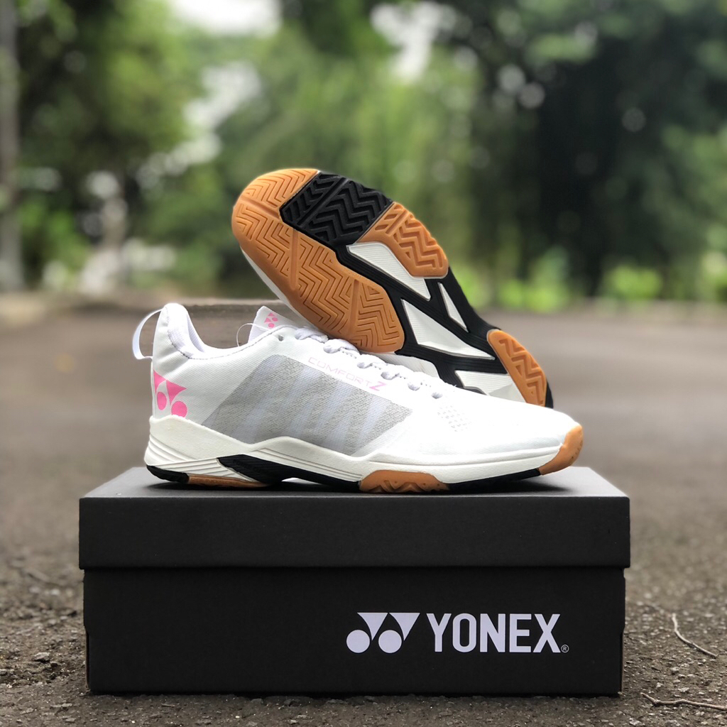 รองเท้าแบดมินตันผู้หญิง Yonex สีขาวสีชมพู