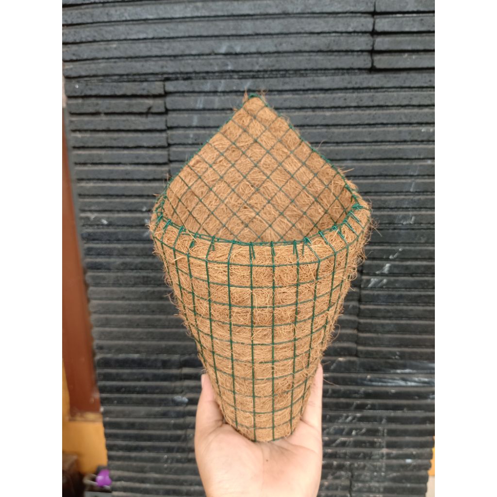 CONICAL FIBER POT POT STICK หม้อแขวนไฟเบอร์มะพร้าวหม้อ ORCHID