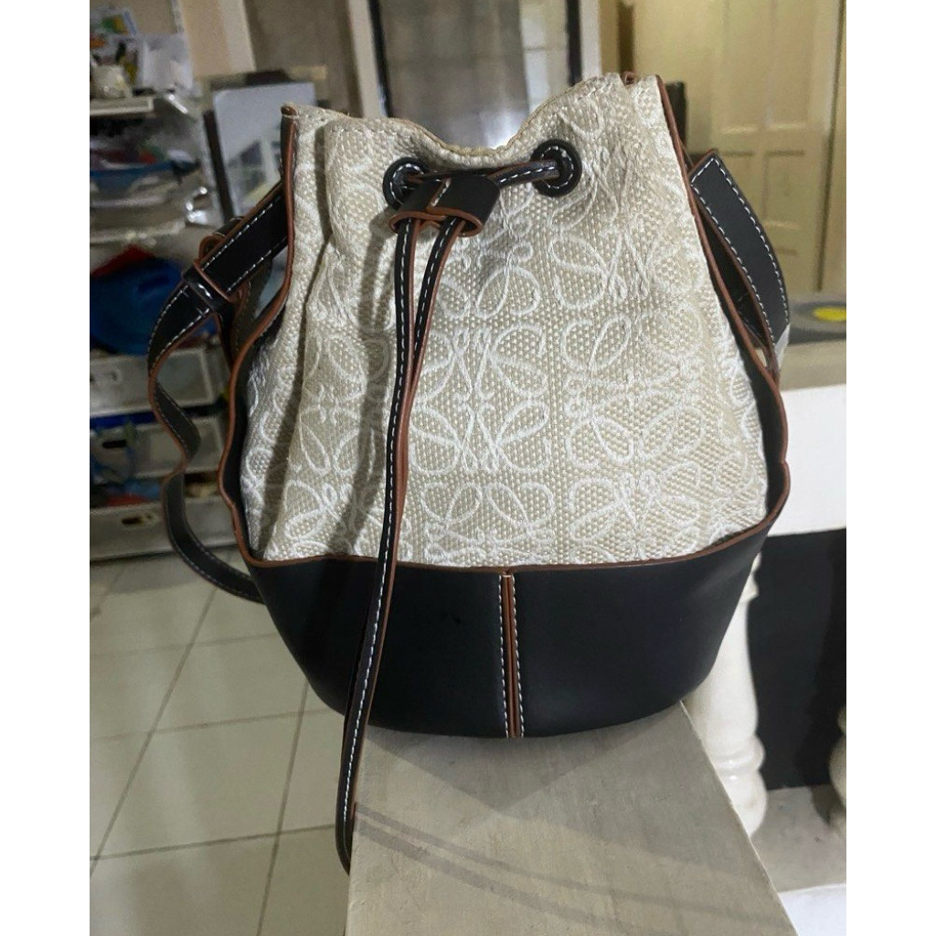 ALA BUCKET LOWE*****