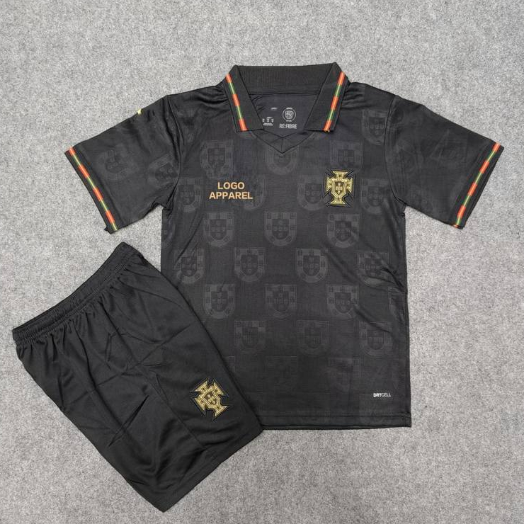 ชุดเสื้อฟุตบอลเด็กรุ่นพิเศษ / ชุดกีฬารุ่นพิเศษ Pl Kids Black Ronaldo 7 Ronaldo Sport Collection เสื้