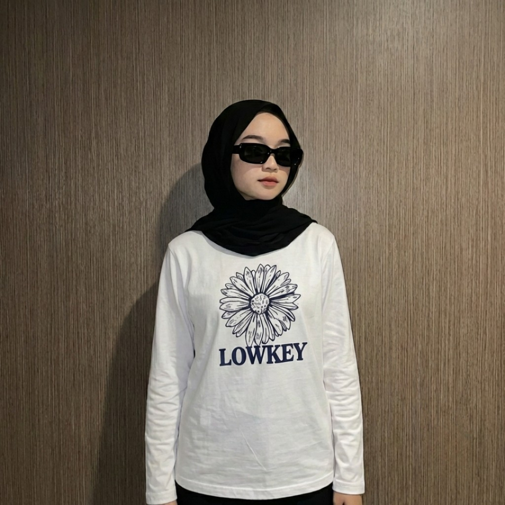 เสื้อยืด Lowkey Regular Fit – FLOWERS