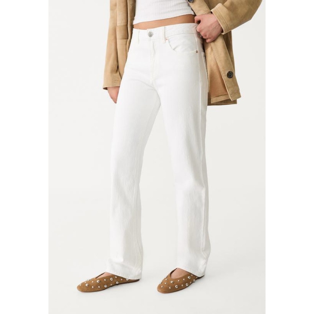 STRADIVARIUS กางเกงยีนส์ทรงตรงสีขาว D98