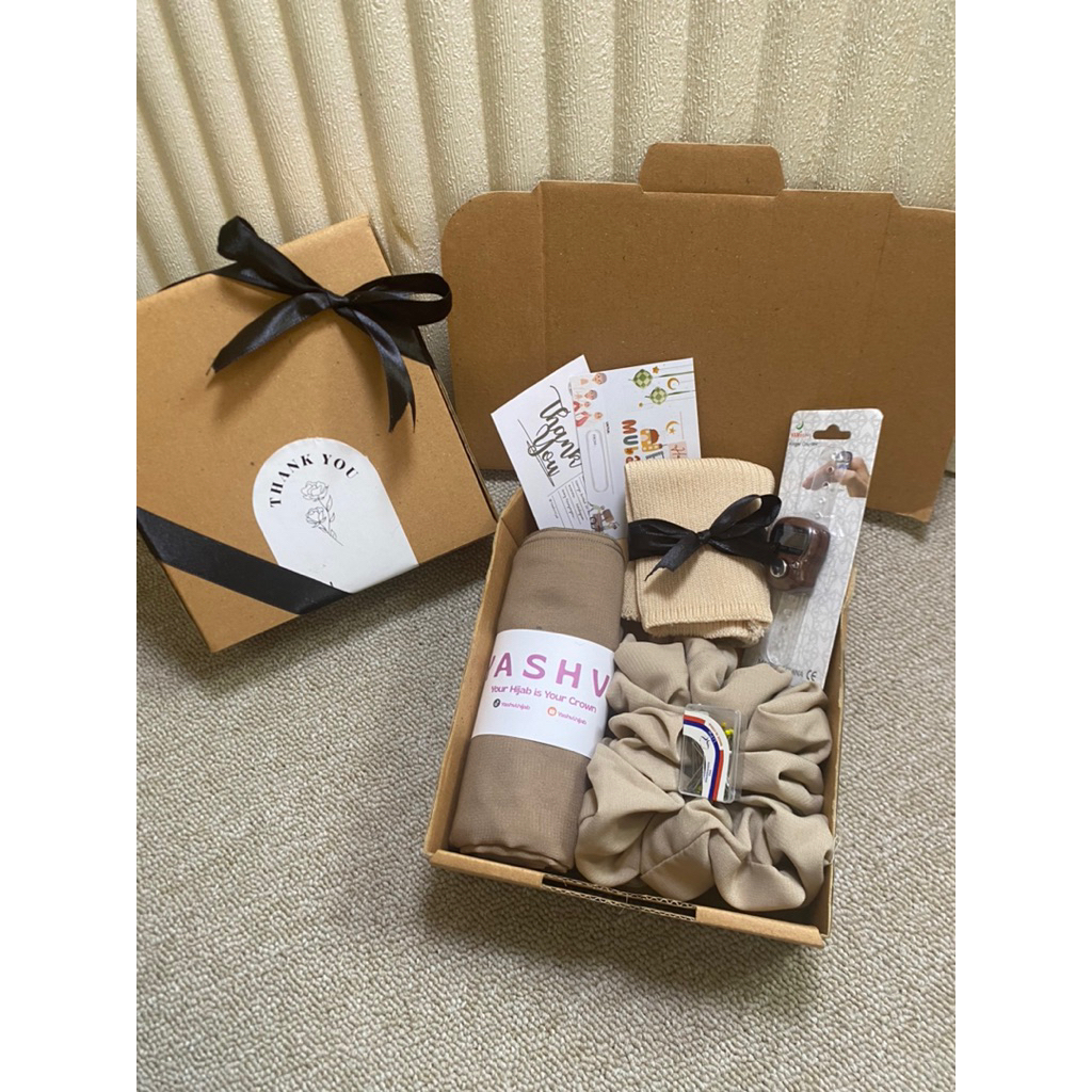 HAMPERS GIFT BOX HIJAB SQUARE POLLYCOTTON BIRTHDAY GIFT FOR GIRL WEDDING GIFT