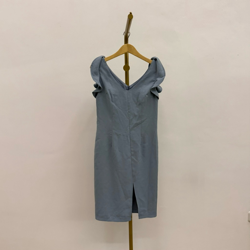 ใหม่ LBR Baby Blue แขนกุด Basic V คอมินิเดรสแฟชั่นผู้หญิงเรียบง่าย