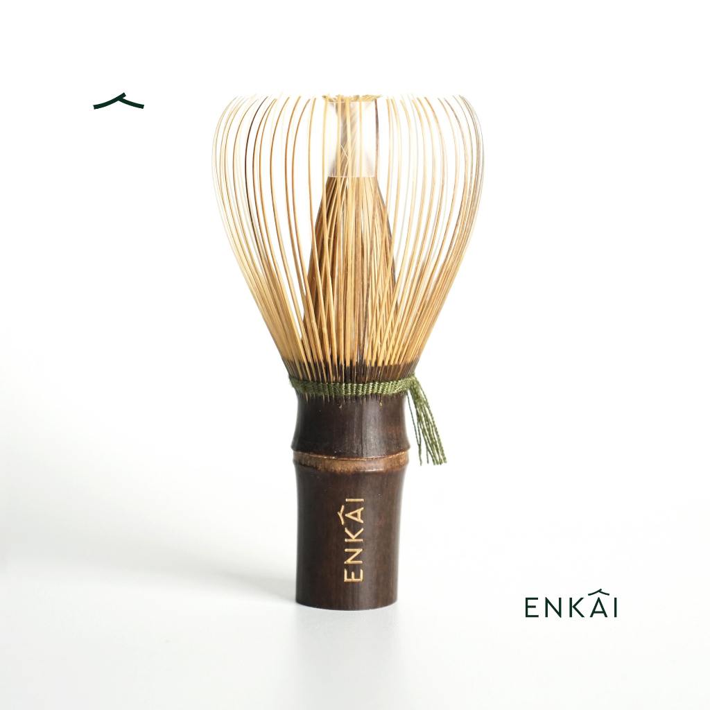 ENKAI ARTISTAL CHASEN ในสีเขียวลายเซ็น - Shin Chasen Matcha Bamboo Whisk พิธีชงชาญี่ปุ่น