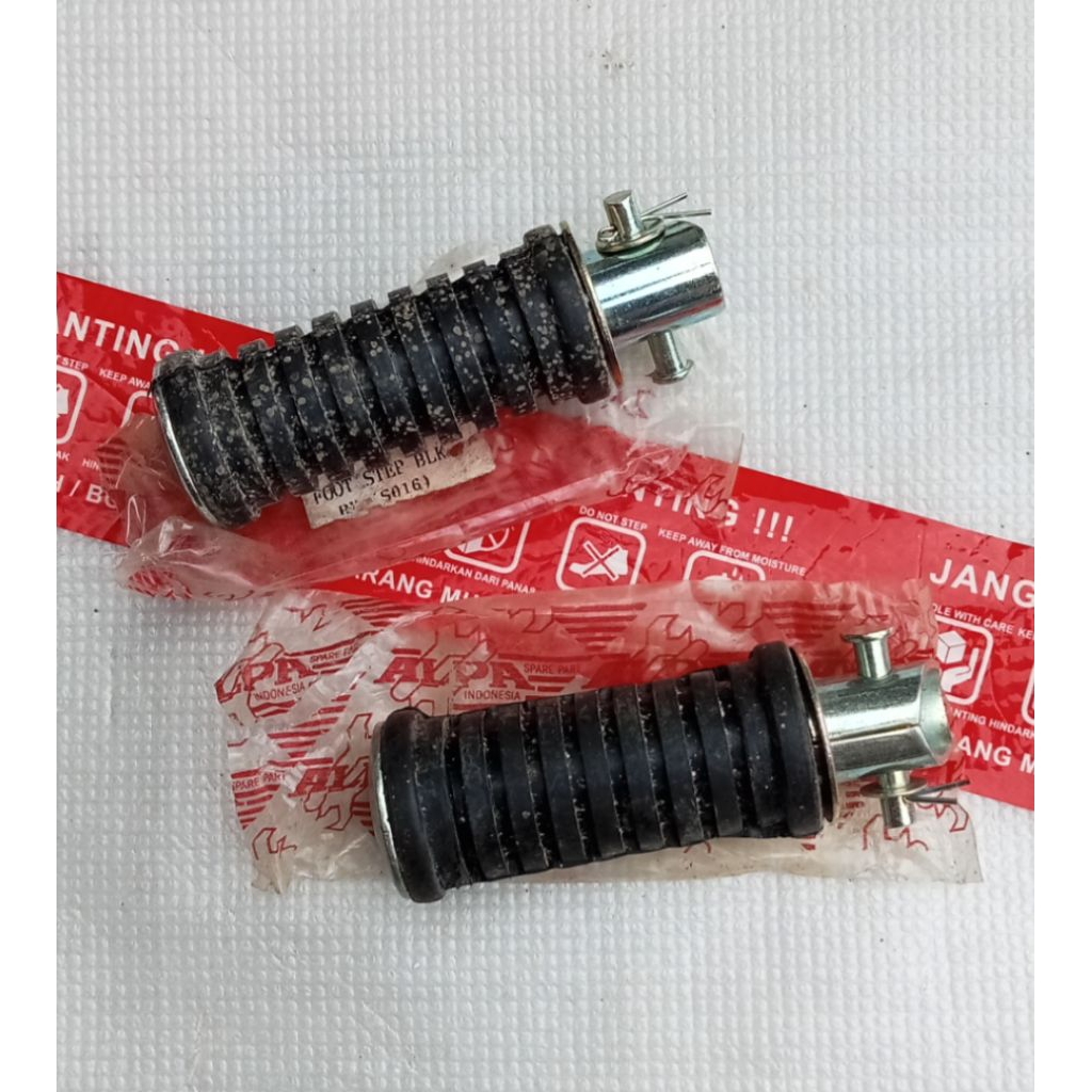 Yamaha rx100 dt100 สเต็ปหลัง rx100 dt100 พักเท้าหลัง dt100 rx100