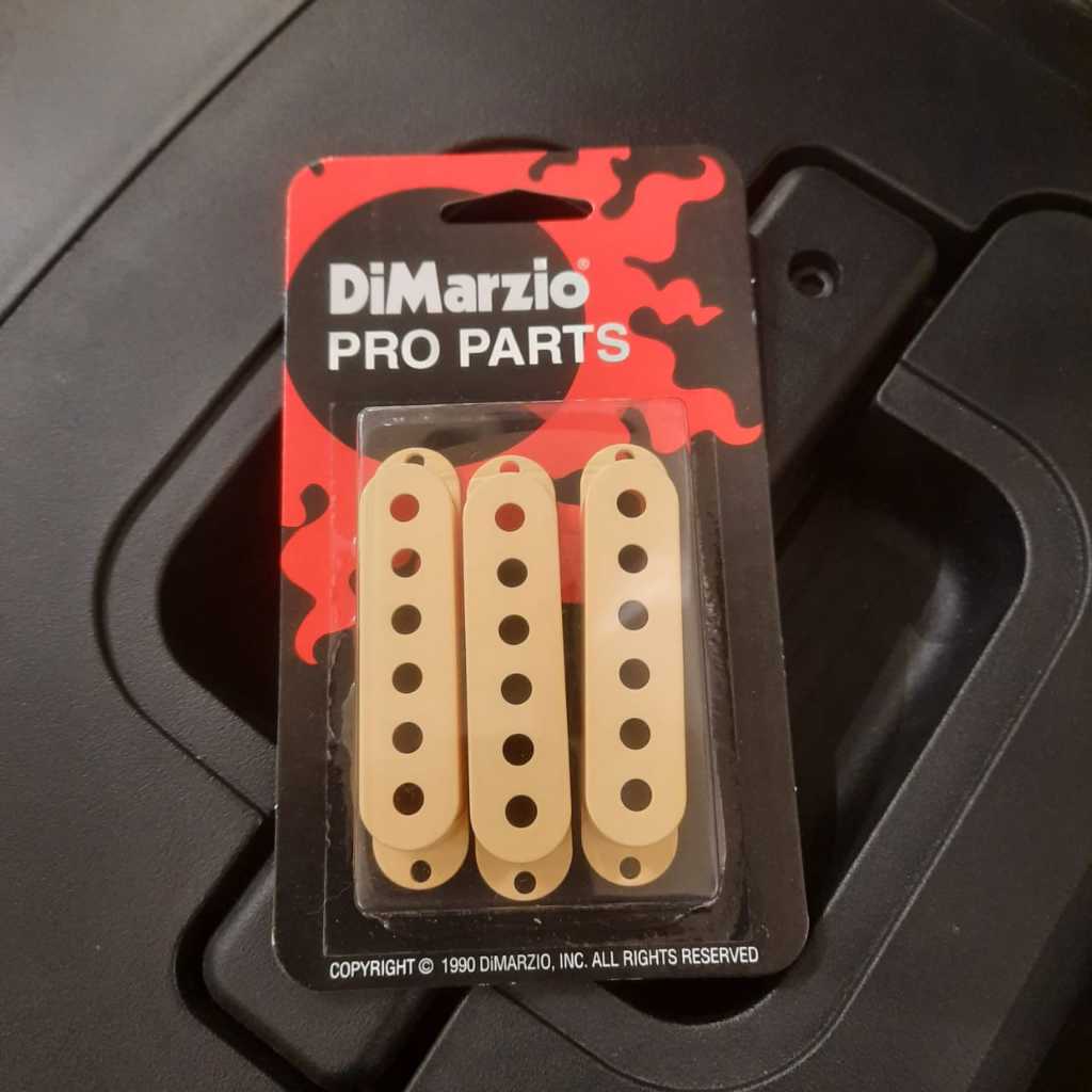 DiMarzio DM2000CR Vintage Strat Pickup Cover Cream