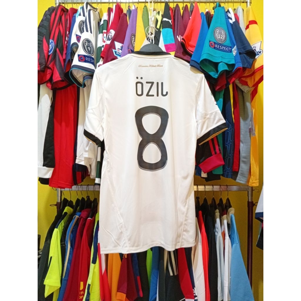 เสื้อฟุตบอล RETRO GO GER 2010 OZIL 8