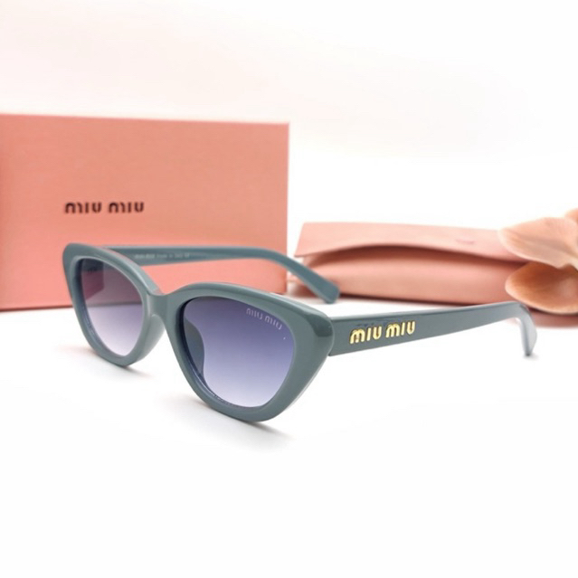 แว่นกันแดดทรงสี่เหลี่ยมผู้หญิง 8444 พร้อมการป้องกัน UV400 สูงสุดทําจากพลาสติก