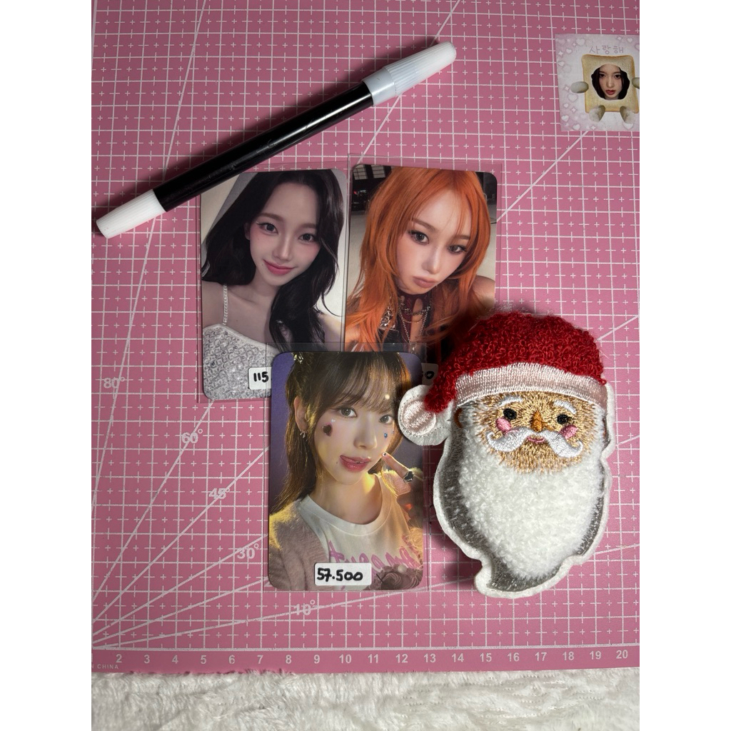 Karina & Giselle Photocard (โต๊ะทํางาน)