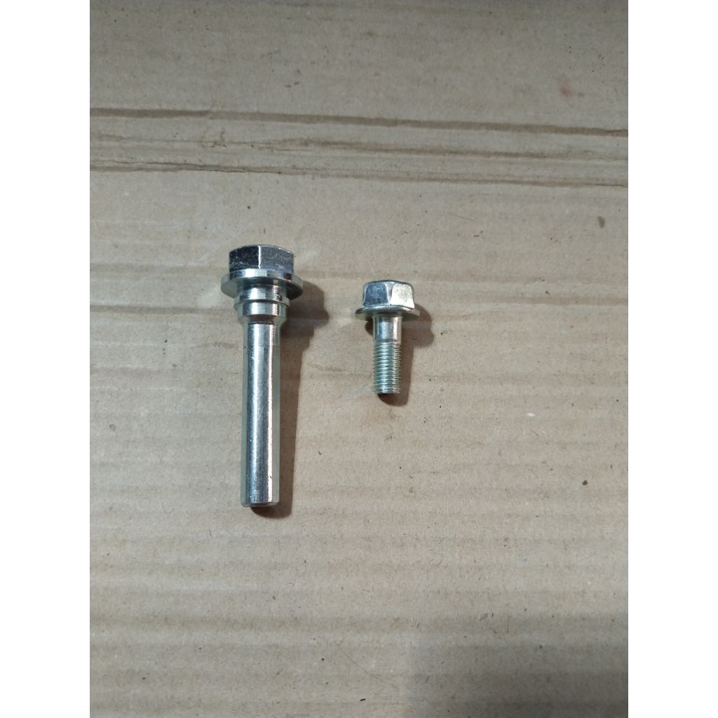 Triton Kb4T, Kb7T, สลักเกลียวคาลิปเปอร์ดิสก์หน้า Pajero Sport