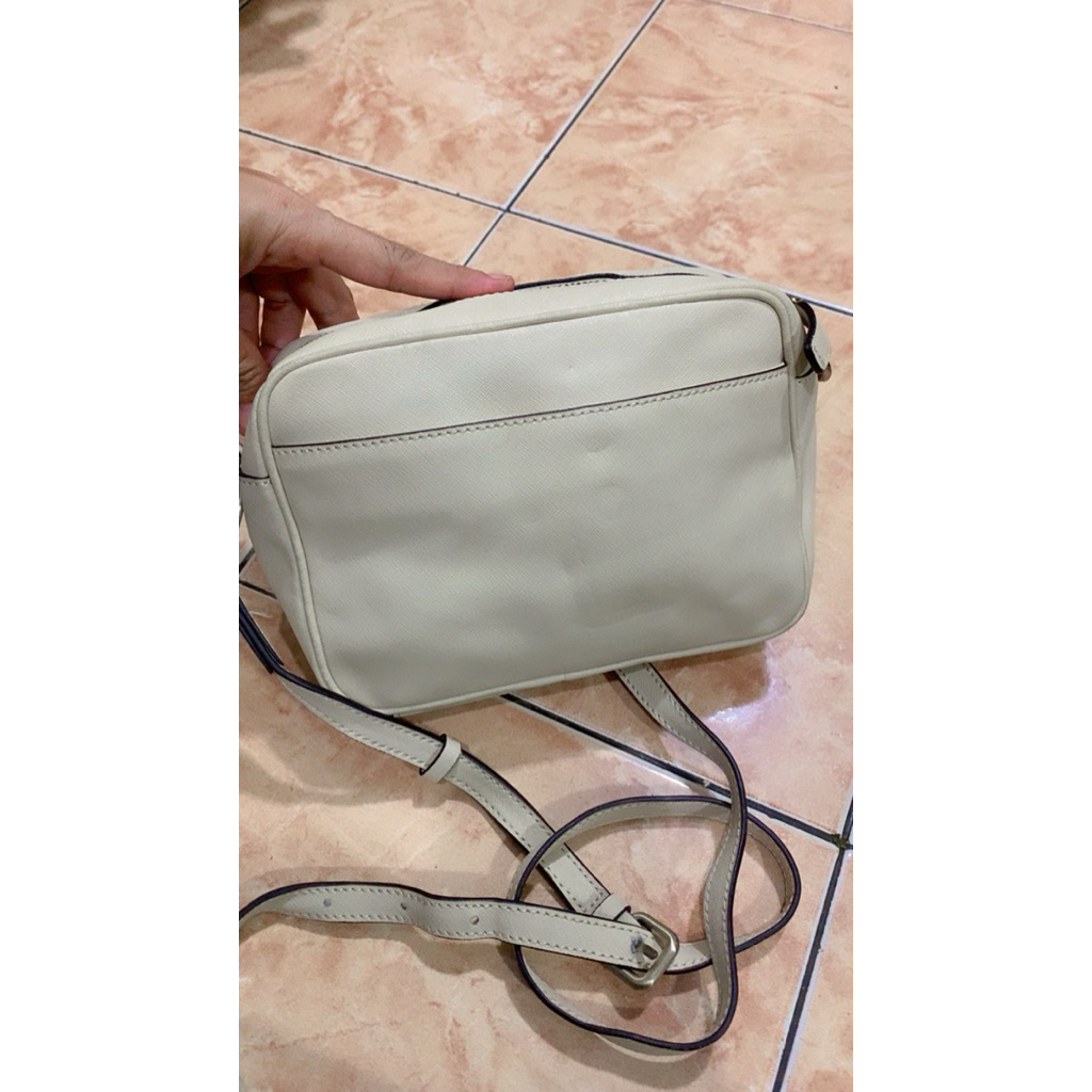 กระเป๋าสะพาย Anne klein kumut