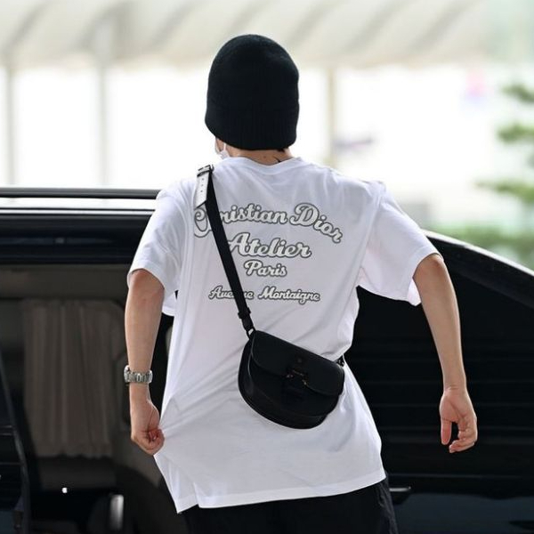 เสื้อยืด CK Atelier Paris Pocket Jimin Park Jimin