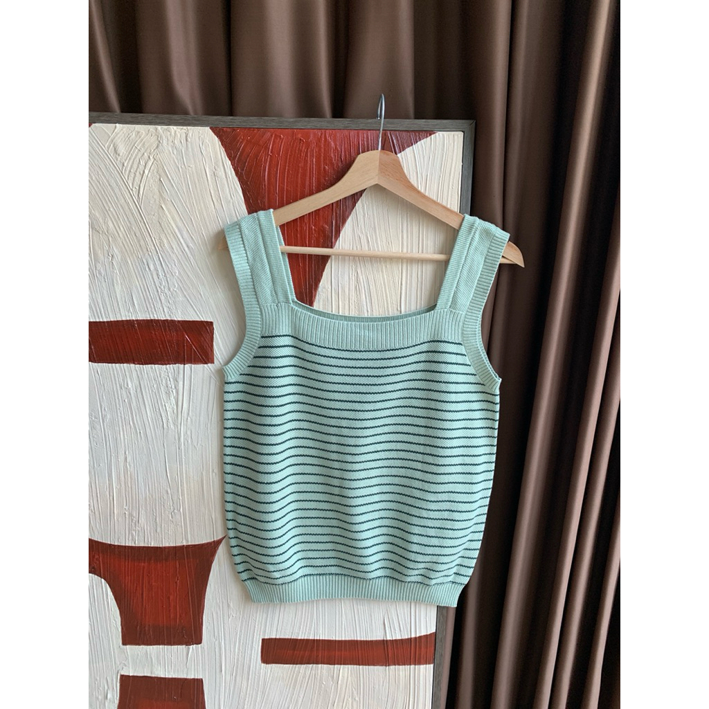 PRELOVED iora เสื้อถักสีเขียว (ไซส์ desc)