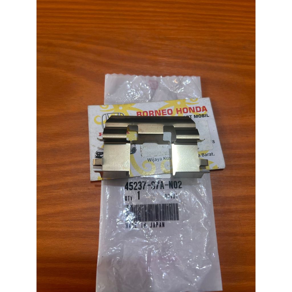 ด้านหน้าเบรค PAD MOUNTING IRON PLATE RETAINER A BRV GEN 1 DG1 ACCORD CM5 CIVIC FD1 FD4 FB1 FB3 STREA