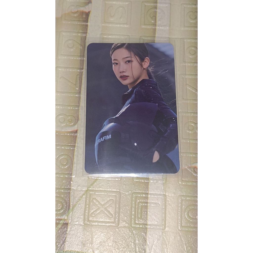 KAZUHA PHOTOCARD POB FEARLESS อย่างเป็นทางการ