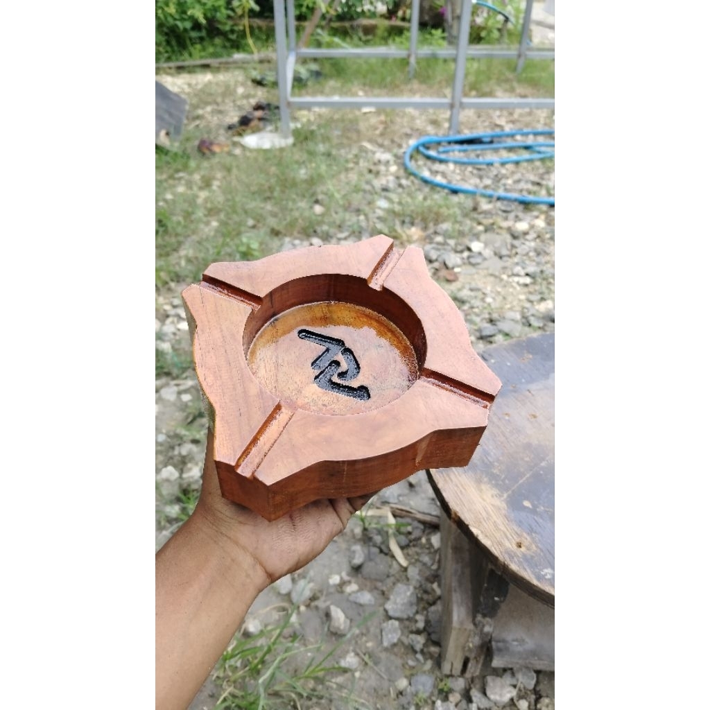 THICK AESTHETIC JAVANESE TEAK ASHTRAY