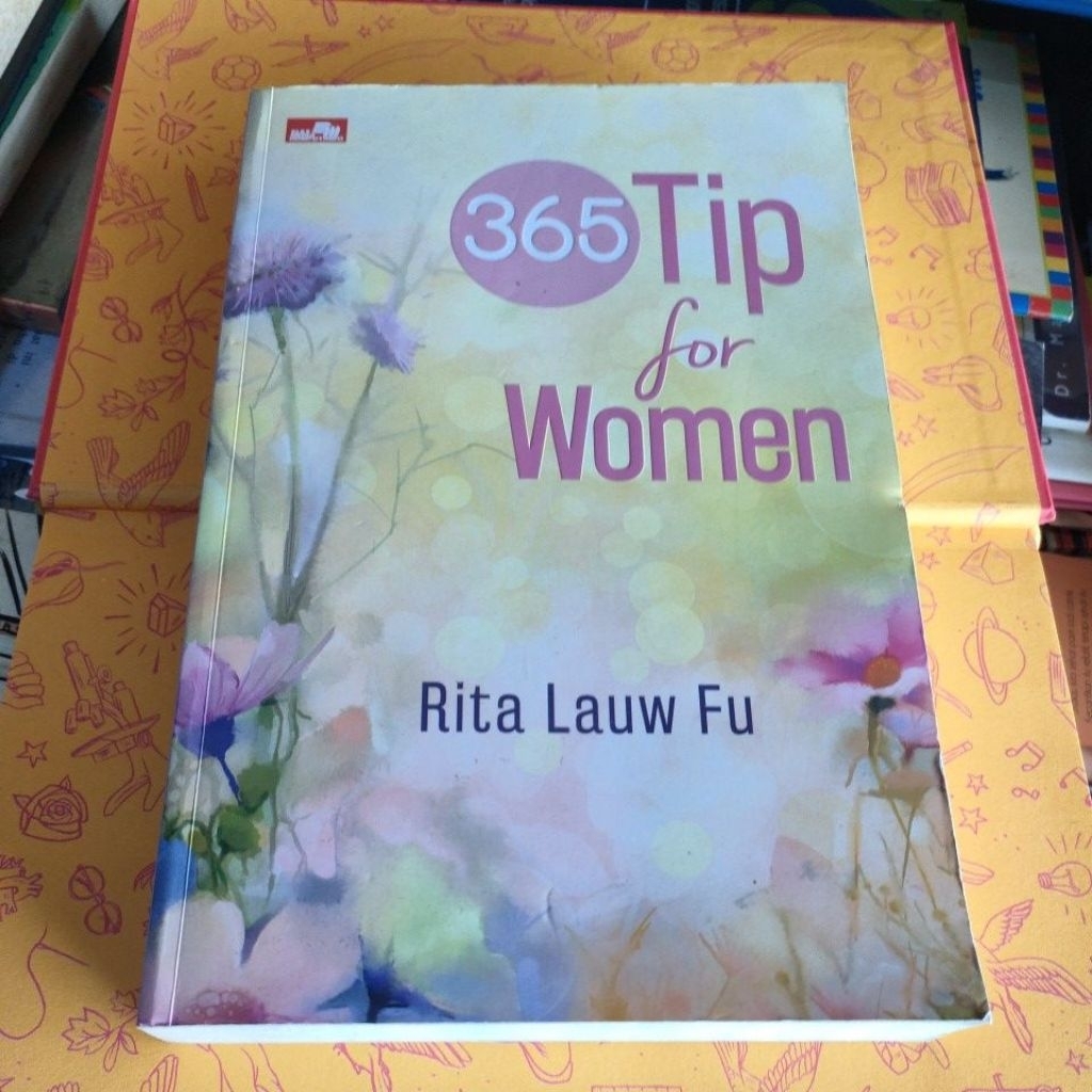 เคล็ดลับสําหรับผู้หญิง 365 โดย Rita Lahw Fu