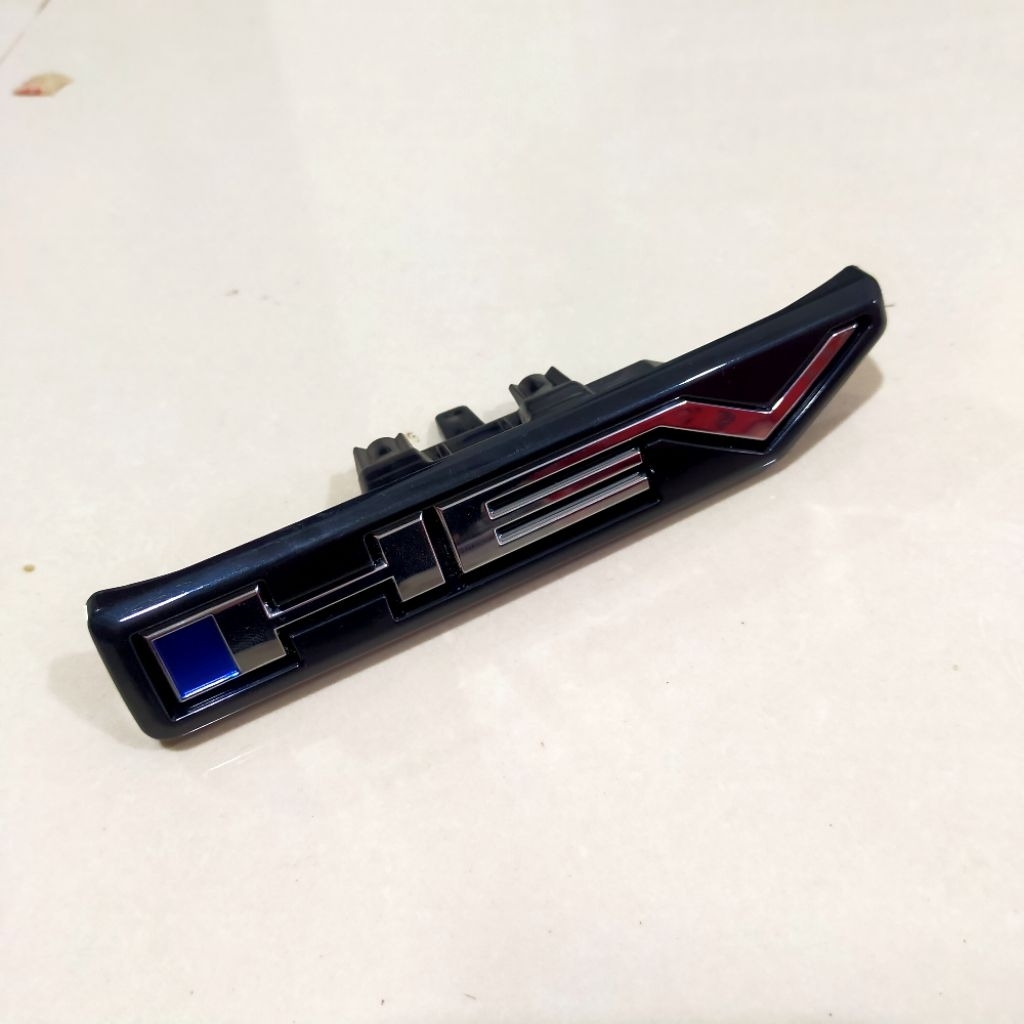 สัญลักษณ์ไฮบริด Mitsubishi Xpander HEV ดั้งเดิม