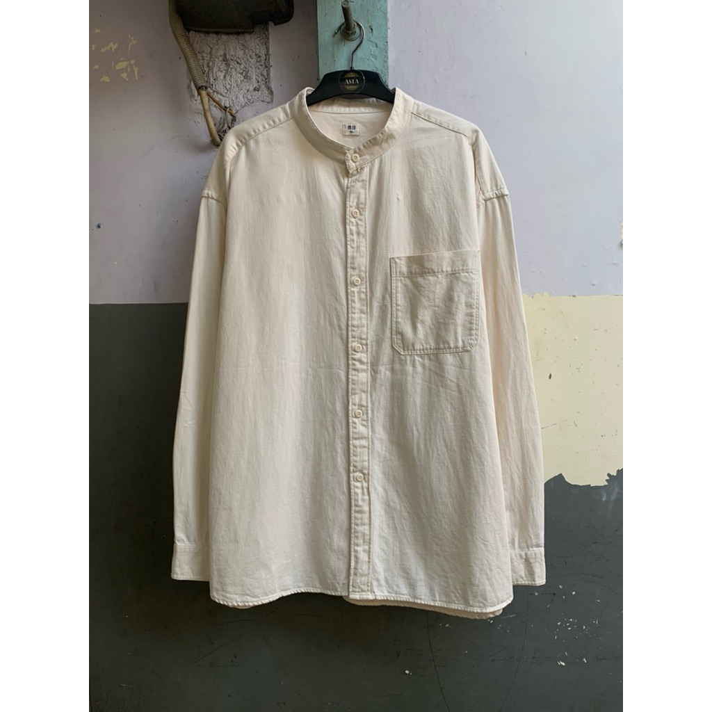 KEMEJA Uniklo เสื้อคอปกแขนยาวสีขาวหักรัก shb.2.26