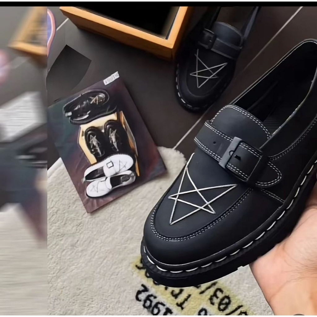 ดร. มาร์เทนส์ ดร. รองเท้าโลฟเฟอร์ Martens Mens and Womens with Anti-Slip Soles สวมใส่สบาย D03