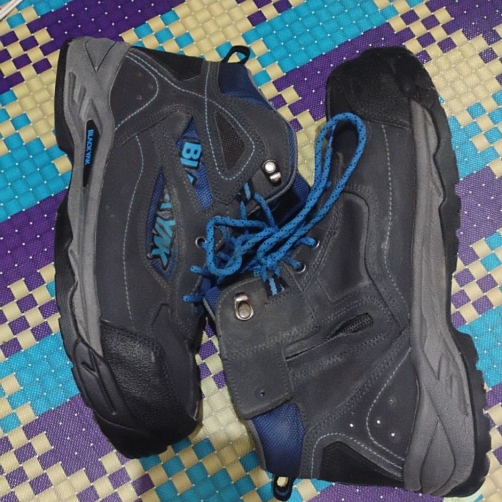 Tracking Safety Shoes Blckyak