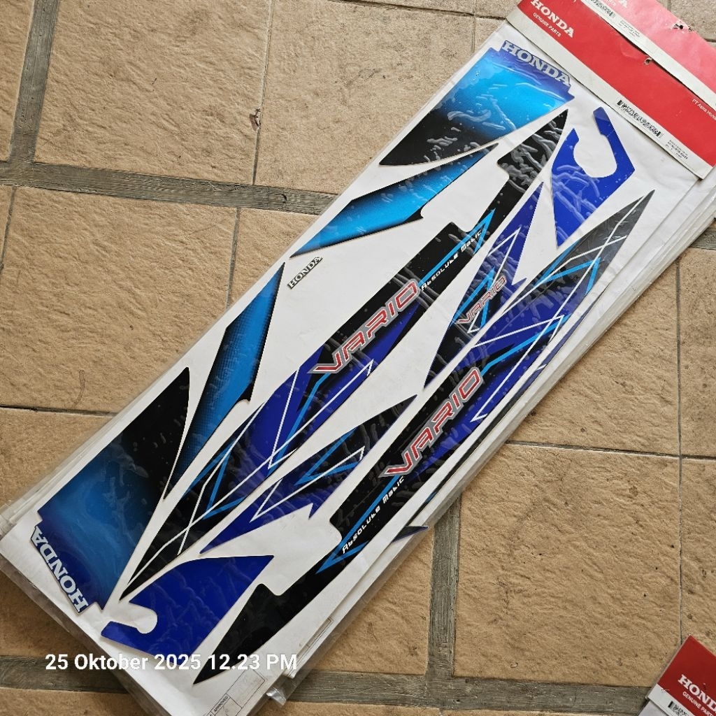 ตัวแถบ Vario 110 carbu ชุดสปอร์ตสีน้ําเงิน 871X0-KVB-930ZE