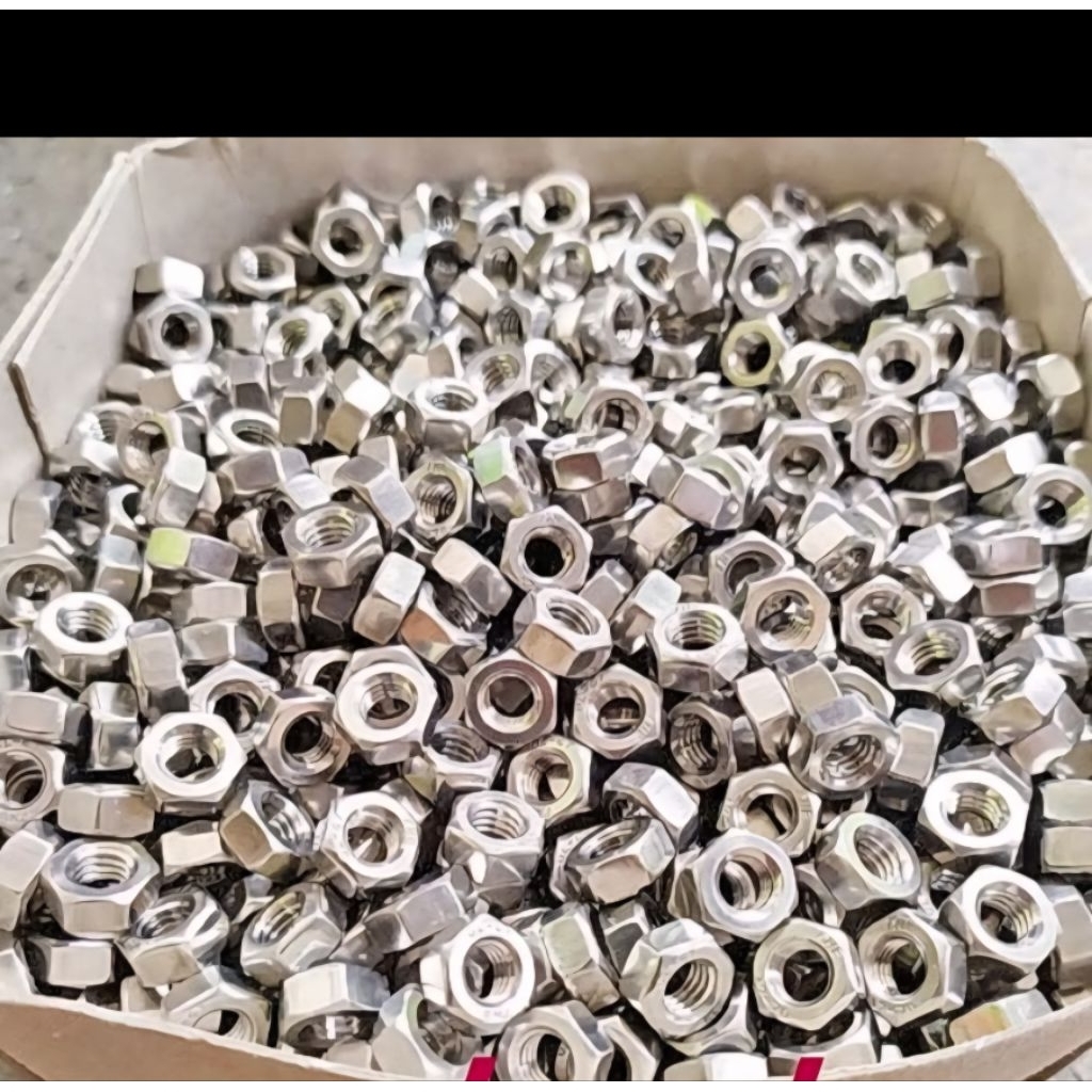 น็อตหกเหลี่ยมสแตนเลส 304 M8 คีย์ 13 / น็อตหกเหลี่ยม