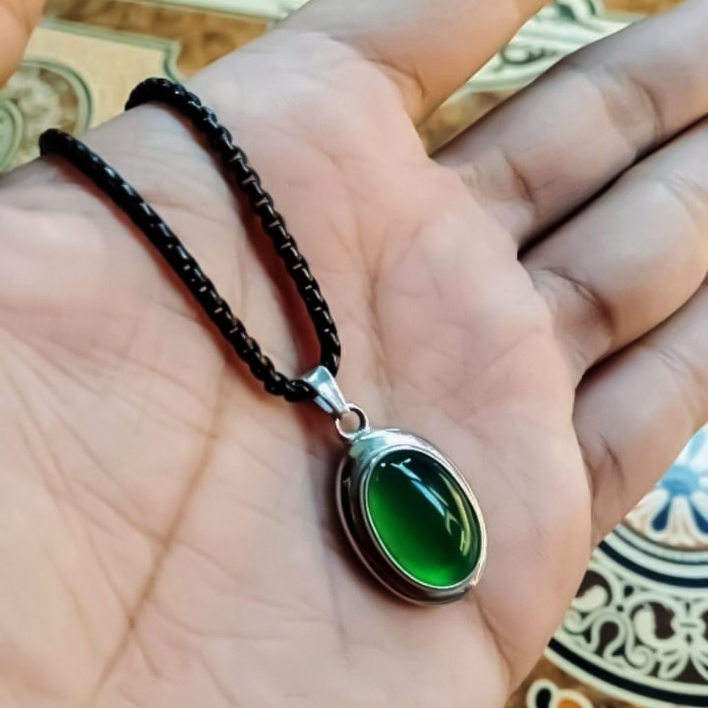 สร้อยคอ HIJAU Arjuna Mahabah | หินโมราสีเขียว โดย Kang Musyaffia