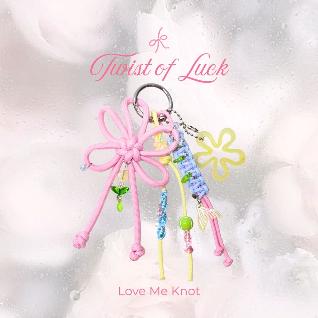 GANTUNGAN [KNOT AVAGE] TWIST OF LUCK: LOVE ME KNOT SERIES - Carabiner Paracord Bag Charm | ที่แขวนกระเป๋า - อุปกรณ์เสริมกระเป๋า - ทําด้วยมือ