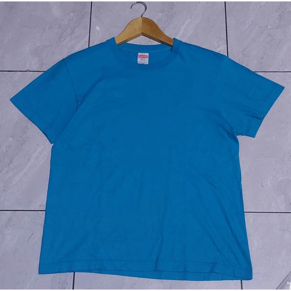 UNITED ATHLE เสื้อยืดผ้าฝ้าย 100% UNITED ATHLE KAOS UNITED ATHLE KAOS KATUN UNITED ATHLE SHIRT UNITE