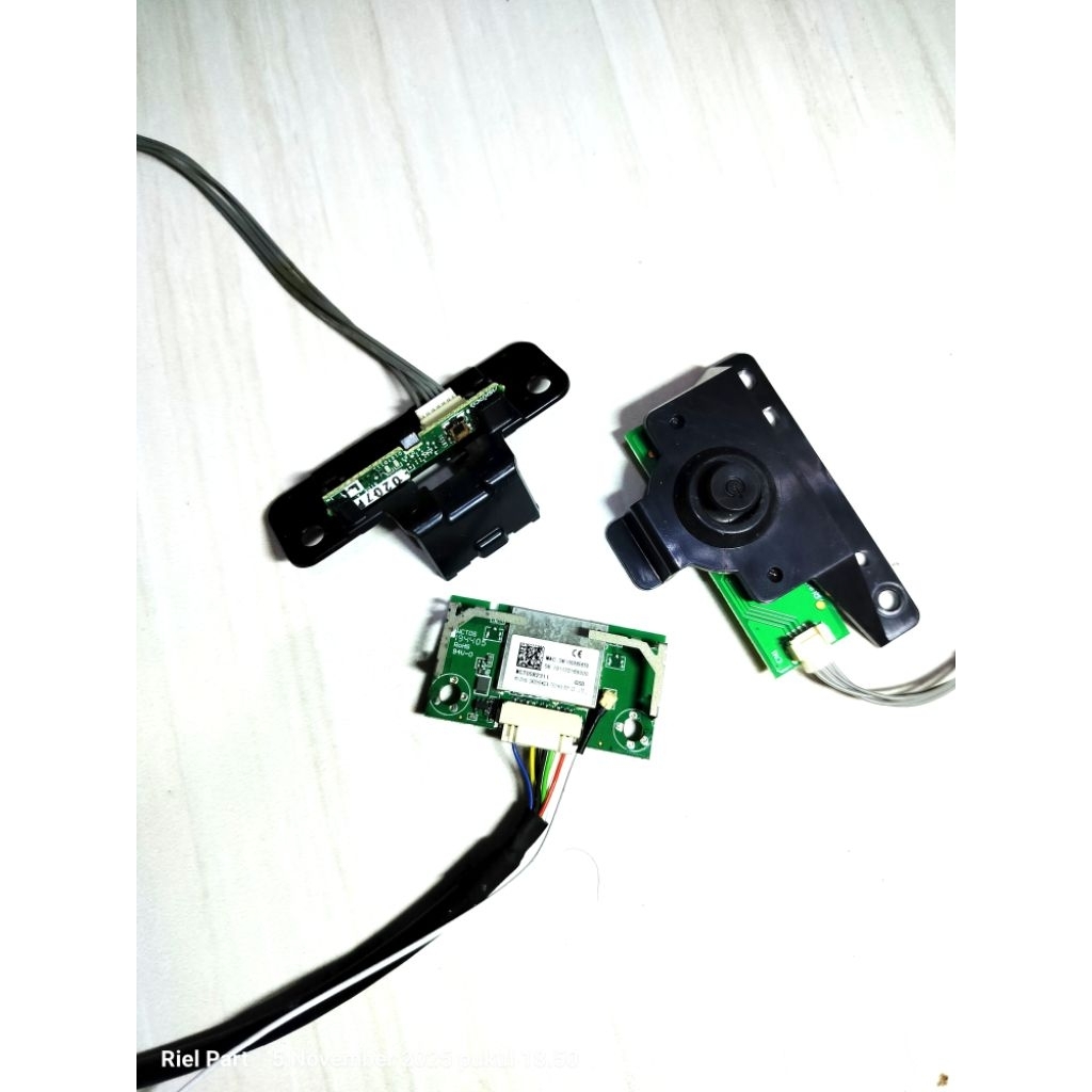 TOMBOL IR SENSOR - ปุ่มมนุษย์ - โมดูล BT WIFI LED TV SHARP 4T-C60AH1X - 4T C60AH1X - 60AH1X