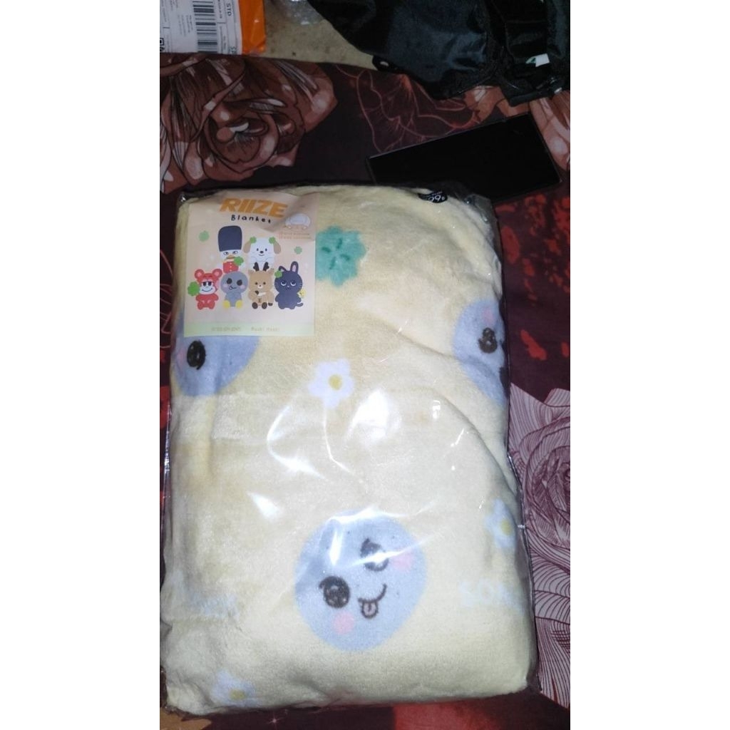 สินค้าผ้าห่ม Riize**