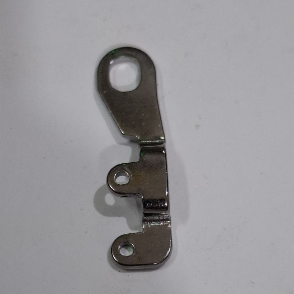 MESIN 131-32907 ห่วงตาไก่ล่าง MO2300 (118-33209) Juki Overlock Machine