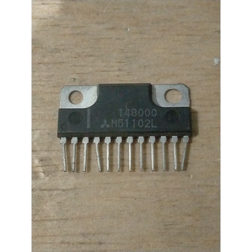 M51102L Mitsubishi Dual Audio out 2x5.5Watt