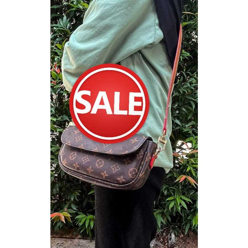 Ivyy กระเป๋าสะพายข้างผู้หญิงพร้อมสายโซ่และสายหนัง PVC Elfong Monogram Free Box (VB-1)