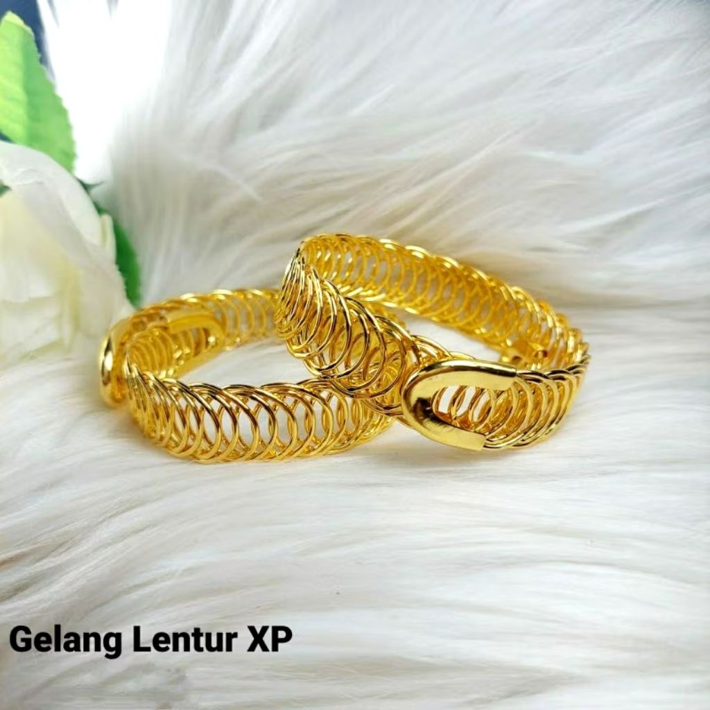 สี่เครื่องประดับ Xuping สร้อยข้อมือกําไลข้อมือผู้ใหญ่แบบยืดหยุ่นชุบทองอินเทรนด์ป้องกันสนิม JX020